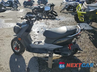 Trzecie zdjęcie samochodu z tyłu: 2012 YAMAHA YW50 F VIN:RKRSA43A5CA102502 - miniatura