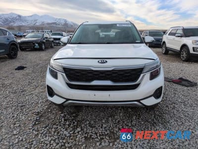 Piąte zdjęcie samochodu w środku: 2021 KIA SELTOS EX VIN:KNDERCAA4M7166135 - miniatura