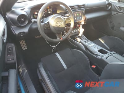 Zdjęcie 8 z 15 samochodu: 2024 TOYOTA GR 86 PREMIUM VIN:JF1ZNBE18R8758033 - miniatura