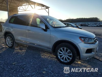 Czwarte zdjęcie samochodu z boku: 2012 VOLKSWAGEN TOUAREG V6 TDI VIN:WVGEK9BP2CD012187 - miniatura