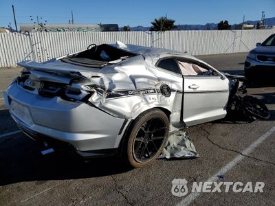 Trzecie zdjęcie samochodu z tyłu: 2019 CHEVROLET CAMARO ZL1 VIN:1G1FK1R6XK0117310 - miniatura