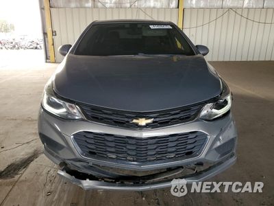Piąte zdjęcie samochodu w środku: 2018 CHEVROLET CRUZE LT VIN:1G1BE5SM7J7193384 - miniatura