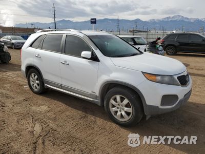 Czwarte zdjęcie samochodu z boku: 2013 KIA SORENTO LX VIN:5XYKTDA25DG346147 - miniatura