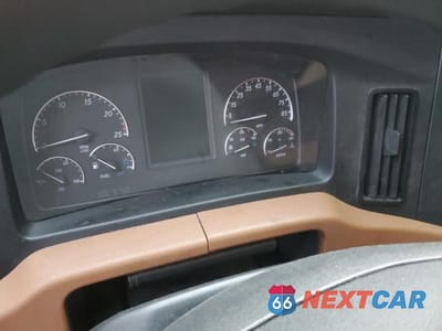 Zdjęcie 8 z 10 samochodu: 2020 FREIGLINER CASCADIA 126 VIN:3AKJHHDR4LSLM4984 - miniatura