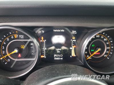 Zdjęcie 9 z 13 samochodu: 2018 JEEP WRANGLER UNLIMITED SAHARA VIN:1C4HJXEGXJW260824 - miniatura