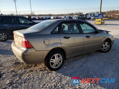 Trzecie zdjęcie samochodu z tyłu: 2005 FORD FOCUS ZX4 VIN:1FAFP34N25W170674 - miniatura