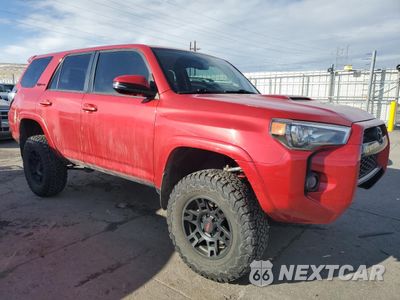 Czwarte zdjęcie samochodu z boku: 2017 TOYOTA 4RUNNER SR5/SR5 PREMIUM VIN:JTEBU5JR4H5437629 - miniatura