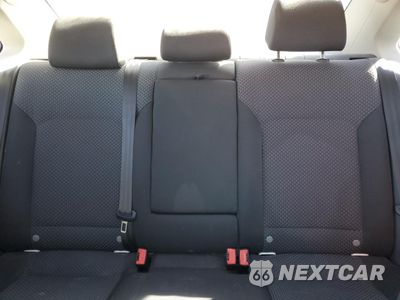 Zdjęcie 10 z 17 samochodu: 2012 VOLKSWAGEN PASSAT S VIN:1VWAP7A37CC010767 - miniatura