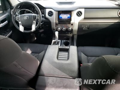 Zdjęcie 8 z 15 samochodu: 2018 TOYOTA TUNDRA CREWMAX SR5 VIN:5TFDY5F11JX714414 - miniatura