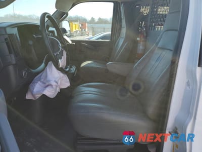 Zdjęcie 7 z 16 samochodu: 2023 CHEVROLET EXPRESS G2500 VIN:1GCWGAFP7P1224225 - miniatura