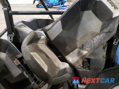 Zdjęcie 10 z 14 samochodu: 2016 POLARIS RZR 4 900 EPS VIN:4XAVCE875GB666725 - miniatura