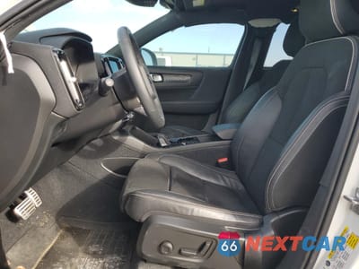 Zdjęcie 7 z 13 samochodu: 2022 VOLVO XC40 T5 R-DESIGN VIN:YV4162UM0N2693446 - miniatura