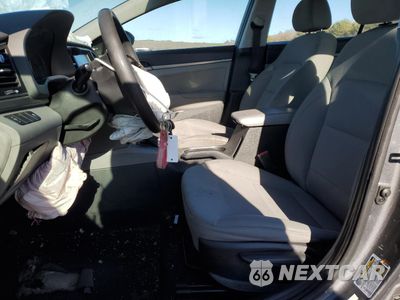 Zdjęcie 7 z 14 samochodu: 2018 HYUNDAI ELANTRA SE VIN:5NPD74LF6JH386223 - miniatura