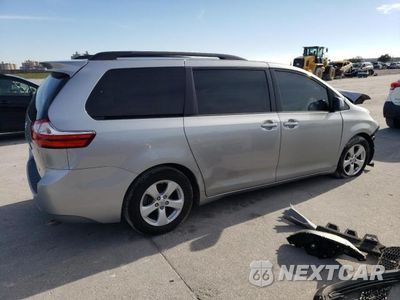 Trzecie zdjęcie samochodu z tyłu: 2015 TOYOTA SIENNA LE VIN:5TDKK3DC2FS564246 - miniatura