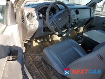Zdjęcie 8 z 12 samochodu: 2013 FORD F450 SUPER DUTY VIN:1FDUF4GY6DEB14639 - miniatura