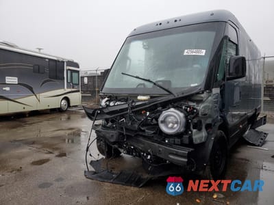 2024 RIVIAN EDV 700 7FCEHEB24RN022295 - główne zdjęcie licytacji z USA - miniatura