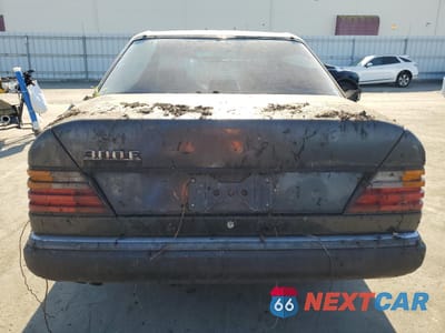 Zdjęcie 6 z 12 samochodu: 1990 MERCEDES-BENZ 300 E VIN:WDBEA30DXLB175841 - miniatura