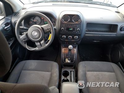 Zdjęcie 8 z 13 samochodu: 2013 JEEP COMPASS VIN:1C4NJDAB2DD277791 - miniatura