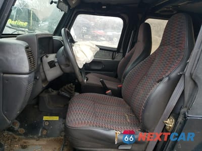 Zdjęcie 7 z 15 samochodu: 1999 JEEP WRANGLER / TJ SE VIN:1J4FY29PXXP482454 - miniatura