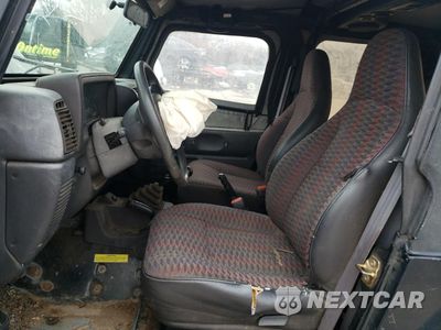 Zdjęcie 7 z 15 samochodu: 1999 JEEP WRANGLER / TJ SE VIN:1J4FY29PXXP482454 - miniatura