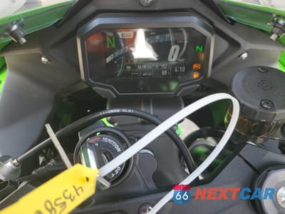 Zdjęcie 7 z 10 samochodu: 2021 KAWASAKI ZX1002 N VIN:JKBZXVN11MA000094 - miniatura