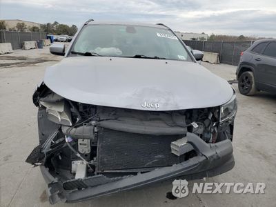 Piąte zdjęcie samochodu w środku: 2018 JEEP COMPASS LATITUDE VIN:3C4NJCBB0JT469046 - miniatura