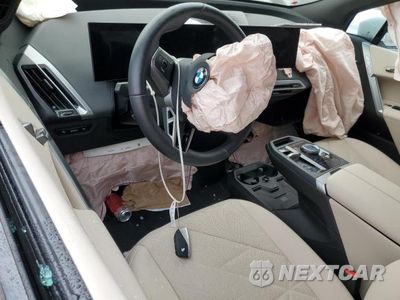 Zdjęcie 8 z 12 samochodu: 2025 BMW IX XDRIVE50 VIN:WB523CF03SCT45934 - miniatura
