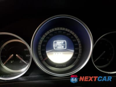 Zdjęcie 9 z 12 samochodu: 2012 MERCEDES-BENZ C 63 AMG VIN:WDDGF7HB6CA729331 - miniatura