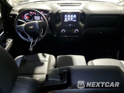 Zdjęcie 8 z 13 samochodu: 2022 CHEVROLET SILVERADO K1500 VIN:1GCRDAEK5NZ539843 - miniatura