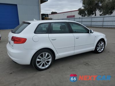 Trzecie zdjęcie samochodu z tyłu: 2013 AUDI A3 PREMIUM VIN:WAUBJAFM0DA003886 - miniatura