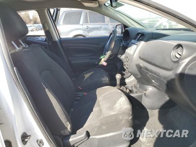 Zdjęcie 7 z 12 samochodu: 2019 NISSAN VERSA S VIN:3N1CN7AP8KL813792 - miniatura