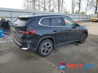 Trzecie zdjęcie samochodu z tyłu: 2023 BMW X1 XDRIVE28I VIN:WBX73EF01P5V88419 - miniatura