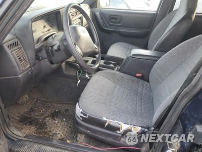 Zdjęcie 7 z 15 samochodu: 2001 JEEP CHEROKEE SPORT VIN:1J4FF48S31L615819 - miniatura
