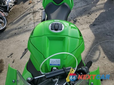 Piąte zdjęcie samochodu w środku: 2021 KAWASAKI ZX1002 N VIN:JKBZXVN11MA000094 - miniatura