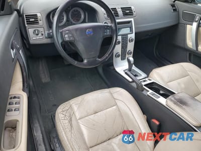Zdjęcie 8 z 12 samochodu: 2011 VOLVO C70 T5 VIN:YV1672MCXBJ112916 - miniatura