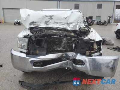 Piąte zdjęcie samochodu w środku: 2013 RAM 2500 ST VIN:3C6UR5HL2DG518901 - miniatura