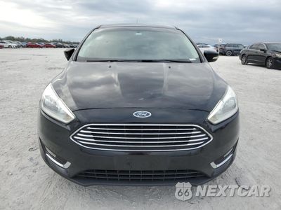 Piąte zdjęcie samochodu w środku: 2017 FORD FOCUS TITANIUM VIN:1FADP3N28HL214498 - miniatura