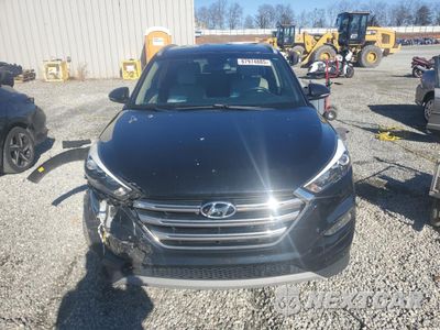 Piąte zdjęcie samochodu w środku: 2018 HYUNDAI TUCSON VALUE VIN:KM8J33A23JU720105 - miniatura