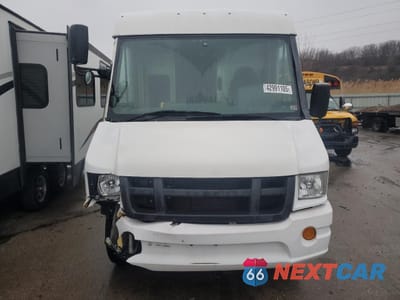 Piąte zdjęcie samochodu w środku: 2013 ISUZU NPR VIN:JALB4T172D7W00797 - miniatura