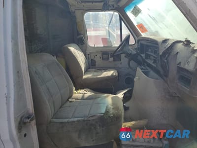 Zdjęcie 10 z 12 samochodu: 1990 FORD ECONOLINE E350 CUTAWAY VAN VIN:1FDKE37H3LHB80230 - miniatura