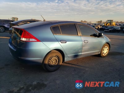 Trzecie zdjęcie samochodu z tyłu: 2010 HONDA INSIGHT LX VIN:JHMZE2H51AS030763 - miniatura
