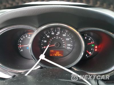 Zdjęcie 9 z 13 samochodu: 2012 KIA SORENTO EX VIN:5XYKUDA2XCG229742 - miniatura
