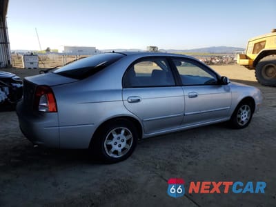 Trzecie zdjęcie samochodu z tyłu: 2004 KIA SPECTRA GS VIN:KNAFB161045142851 - miniatura