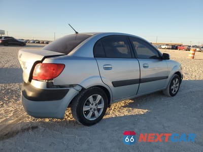 Trzecie zdjęcie samochodu z tyłu: 2006 KIA RIO VIN:KNADE123166090066 - miniatura