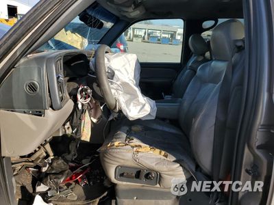 Zdjęcie 7 z 13 samochodu: 2001 CHEVROLET TAHOE C1500 VIN:1GNEC13TX1J236201 - miniatura