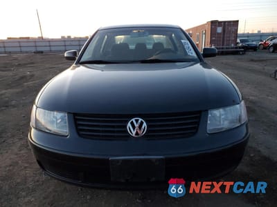 Piąte zdjęcie samochodu w środku: 2000 VOLKSWAGEN PASSAT GLS VIN:WVWMA23B0YP300938 - miniatura