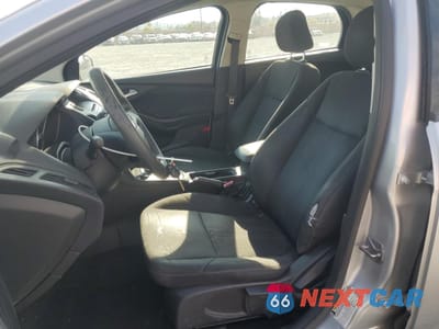 Zdjęcie 7 z 13 samochodu: 2016 FORD FOCUS SE VIN:1FADP3F27GL286497 - miniatura