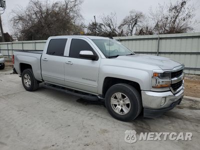 Czwarte zdjęcie samochodu z boku: 2017 CHEVROLET SILVERADO C1500 LT VIN:3GCPCREC7HG126750 - miniatura