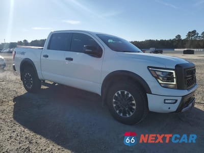 Czwarte zdjęcie samochodu z boku: 2023 NISSAN TITAN SV VIN:1N6AA1EDXPN109806 - miniatura