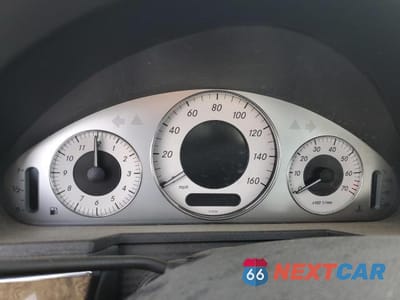 Zdjęcie 9 z 12 samochodu: 2007 MERCEDES-BENZ E 350 VIN:WDBUF56X37A992235 - miniatura